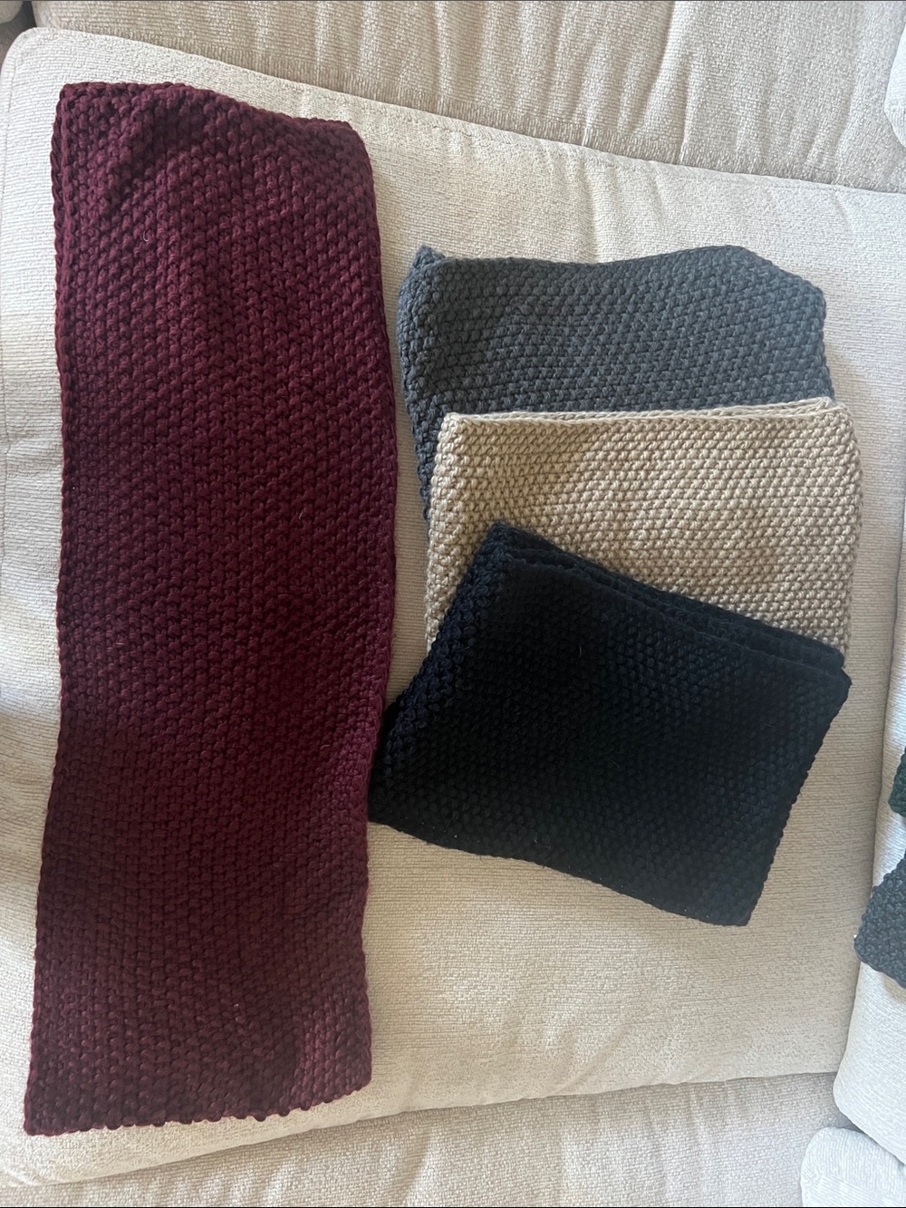 Women’s Chunky Knit scarves 4- maroon- tan- gray- black- never worn